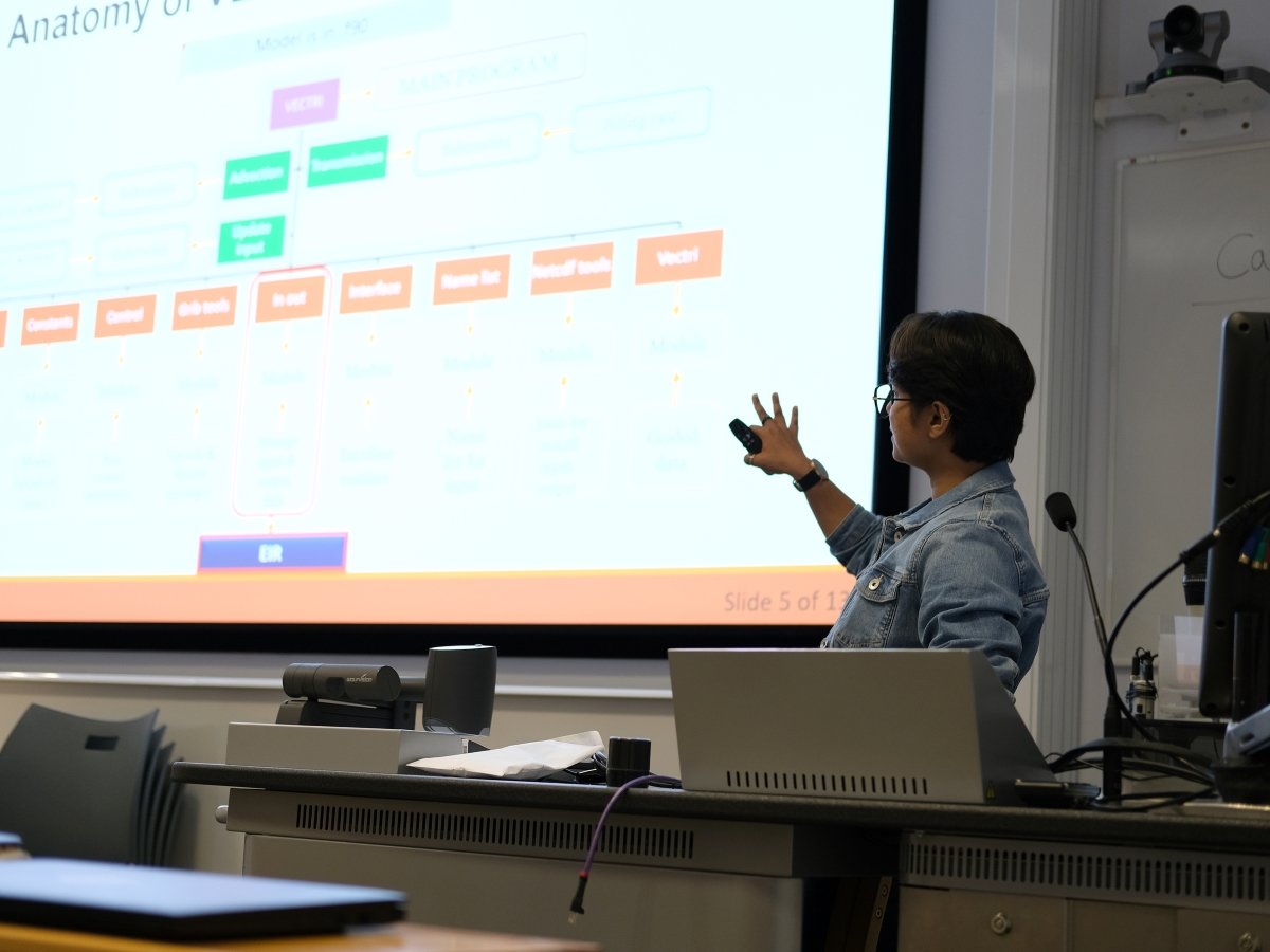 vkhan_presenting_14x3
