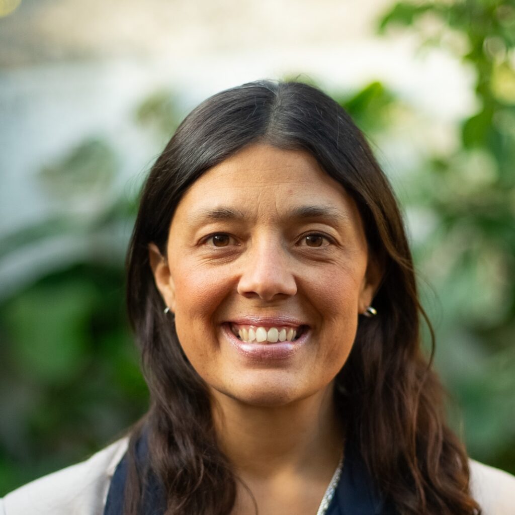 Carla_guiza_profile_image2