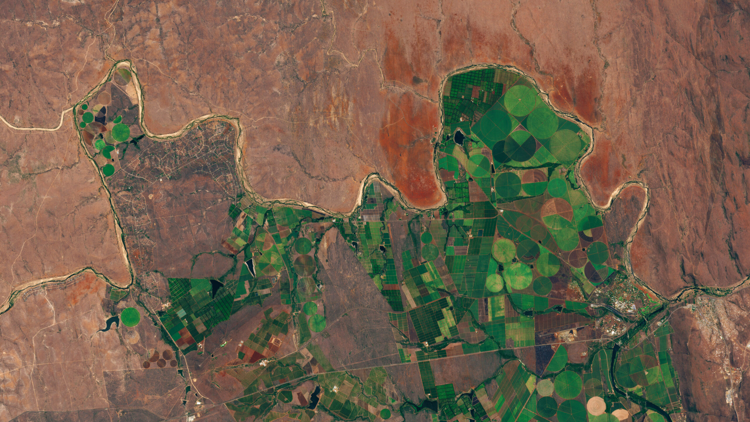 Circular_cultivated_areas_along_Crocodile_River