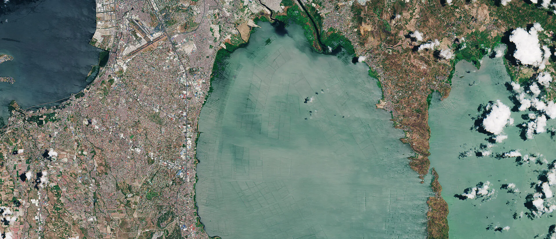 Manila_Bay_and_Laguna_de_Bay_ESA_Sanchez