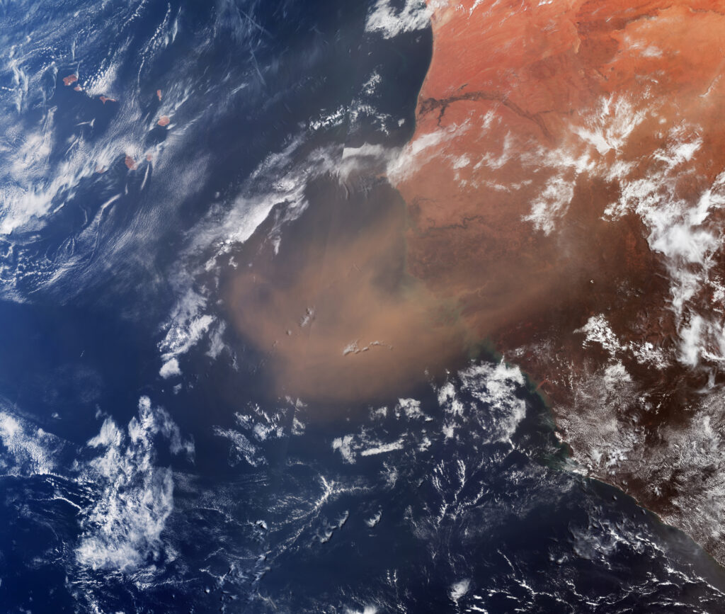 Sahran dust plume_ESA_Alam